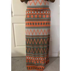 Patterned maxi skirt